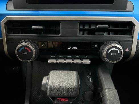 Used 2025 Toyota Tacoma TRD Off-Road image 26