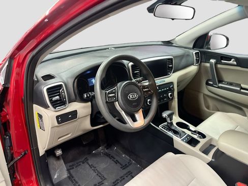 Used 2022 Kia Sportage LX AWD/4WD image 9