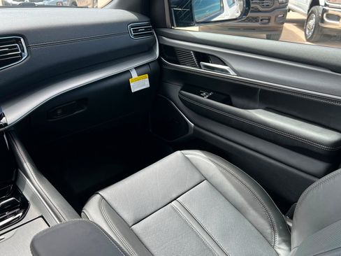 New 2026 Jeep Grand Wagoneer 4WD image 10