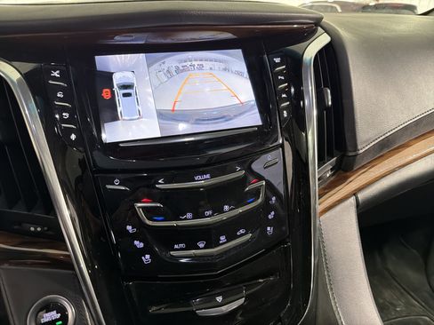 Used 2016 Cadillac Escalade ESV Premium AWD/4WD image 20