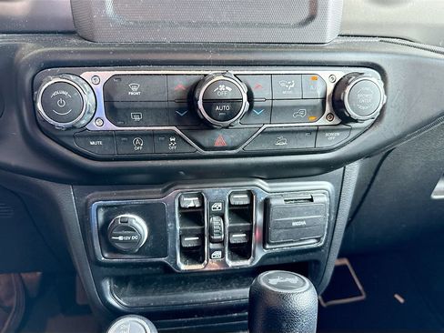 Certified 2022 Jeep Wrangler Unlimited Sport AWD/4WD image 17