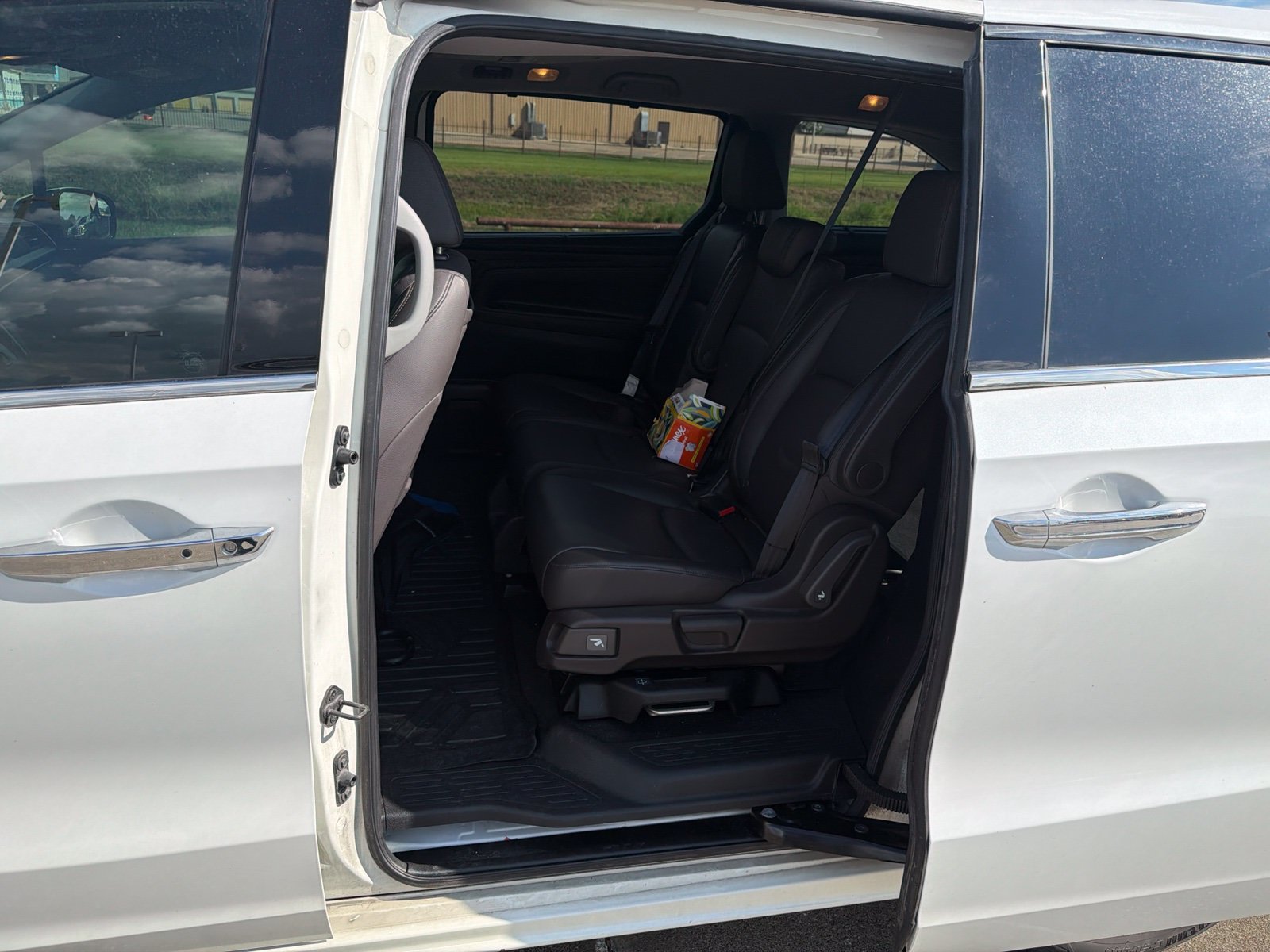 Used 2018 Honda Odyssey Elite image 10