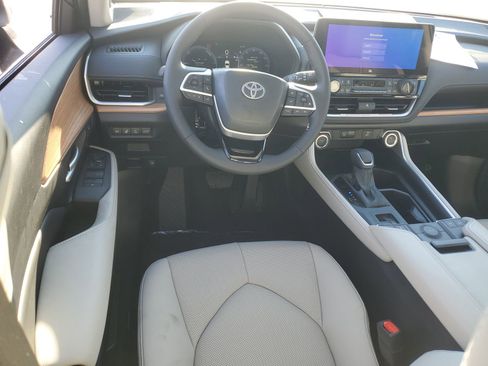 New 2026 Toyota Grand Highlander Limited image 11