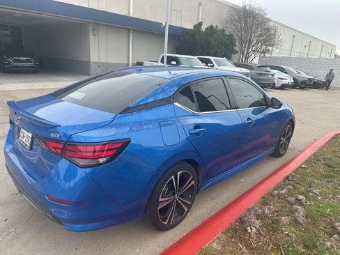 Used 2022 Nissan Sentra SR w/ Trunk Package image 4