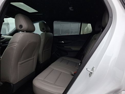 Used 2025 Buick Envista Avenir image 39