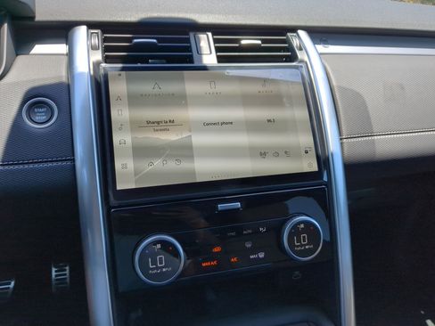 New 2025 Land Rover Discovery Dynamic SE image 20