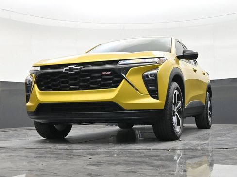 Used 2024 Chevrolet Trax RS FWD image 27