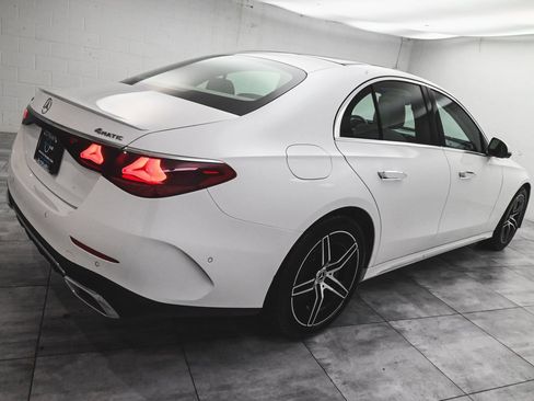 Used 2025 Mercedes-Benz E 350 4MATIC Sedan image 6
