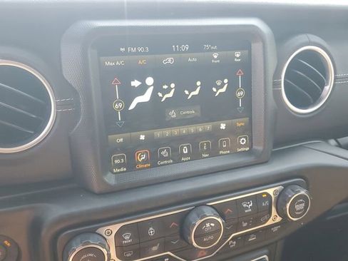 Used 2022 Jeep Wrangler Unlimited Sahara w/ Cold Weather Group image 23