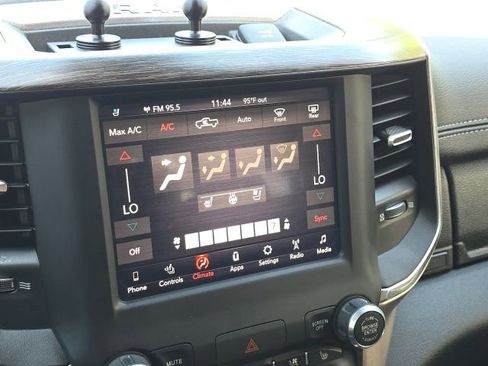 Used 2019 RAM 1500 Laramie AWD/4WD image 31