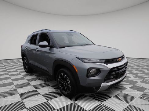 Certified 2023 Chevrolet TrailBlazer LT w/ Convenience Package AWD/4WD image 3