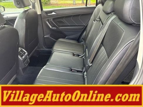 Used 2022 Volkswagen Tiguan SE w/ Panoramic Sunroof Package AWD/4WD image 34