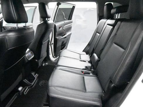 Used 2019 Toyota Highlander Limited AWD/4WD image 20