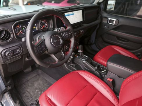 Used 2024 Jeep Wrangler Unlimited Rubicon 392 AWD/4WD image 4