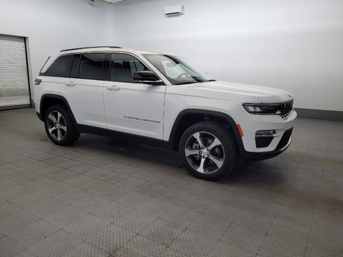Used 2023 Jeep Grand Cherokee 4WD 4xe image 11