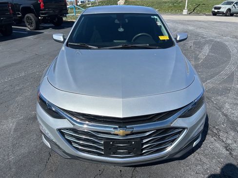 Used 2020 Chevrolet Malibu LT image 2