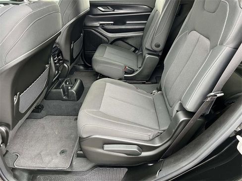 Used 2024 Jeep Grand Cherokee L Laredo image 26