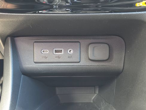 Used 2023 Buick Encore GX Essence w/ Experience Buick Package AWD/4WD image 23