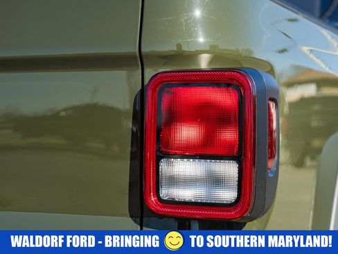 Used 2023 Jeep Gladiator Sport image 7