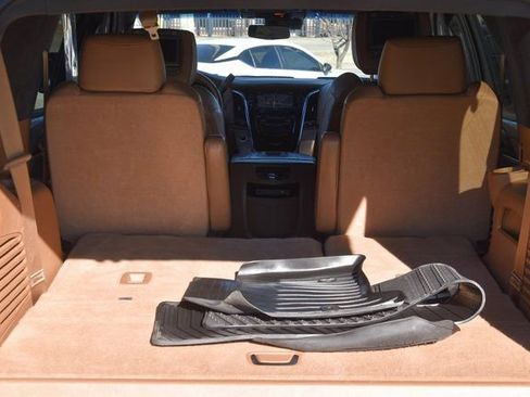 Used 2017 Cadillac Escalade Platinum image 26