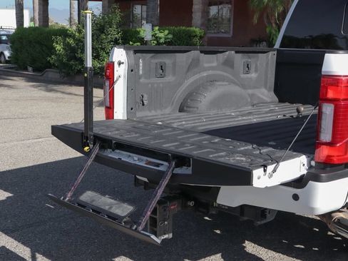 Used 2021 Ford F250 Platinum w/ FX4 Off-Road Package AWD/4WD image 8