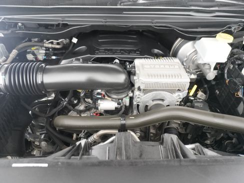 Used 2023 RAM 1500 Laramie AWD/4WD image 28