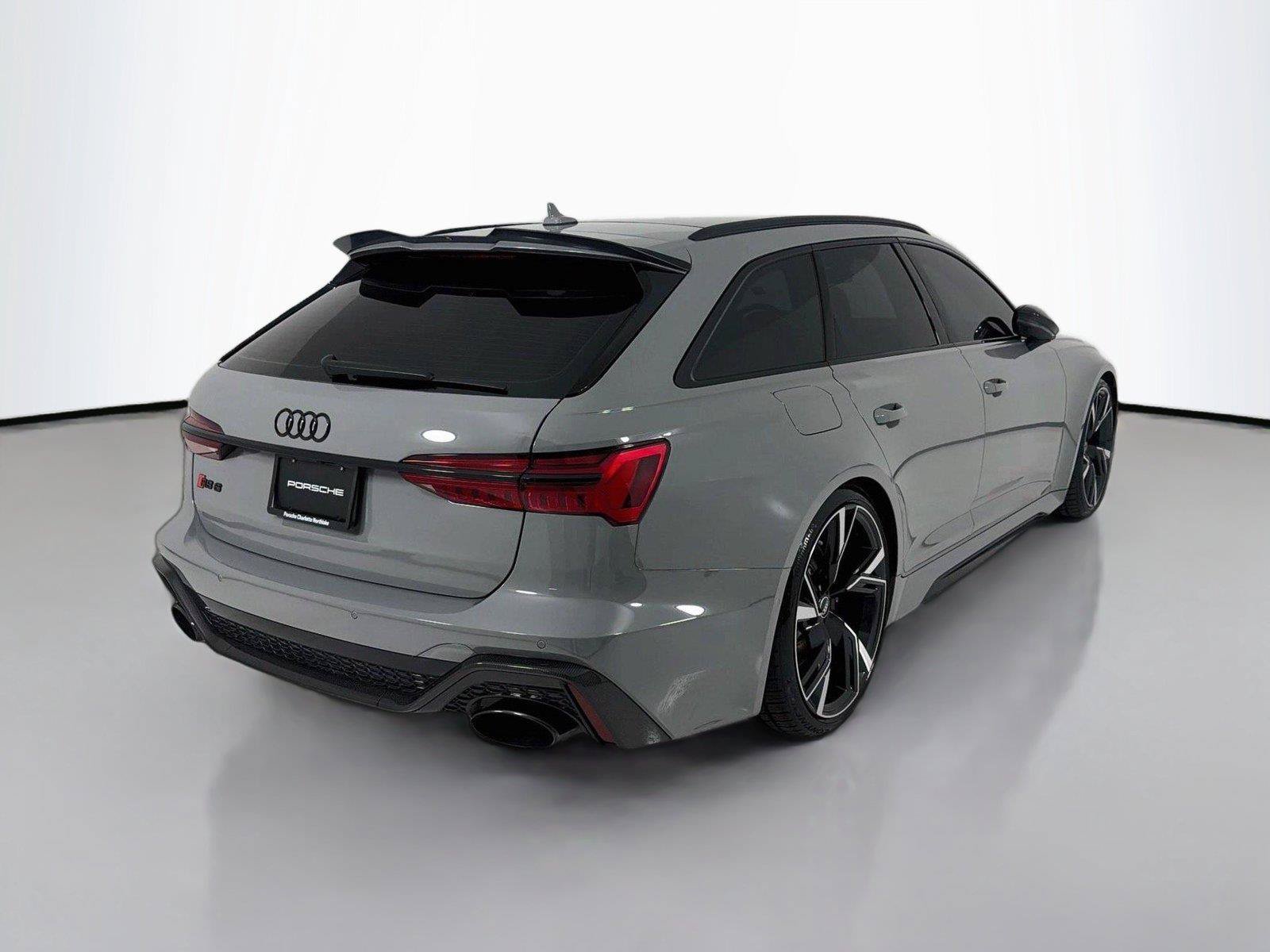 Used 2022 Audi RS 6 AWD/4WD image 25