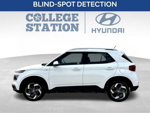 Used 2025 Hyundai Venue SEL FWD image 7