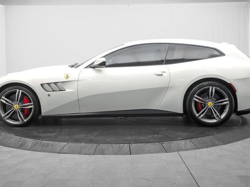 Used 2019 Ferrari GTC4Lusso AWD/4WD image 4