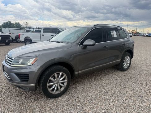 Used 2016 Volkswagen Touareg Sport AWD/4WD image 5