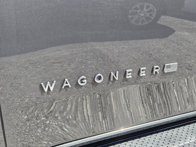 Used 2024 Jeep Wagoneer L Series II w/ Flexible Seating Group AWD/4WD image 4