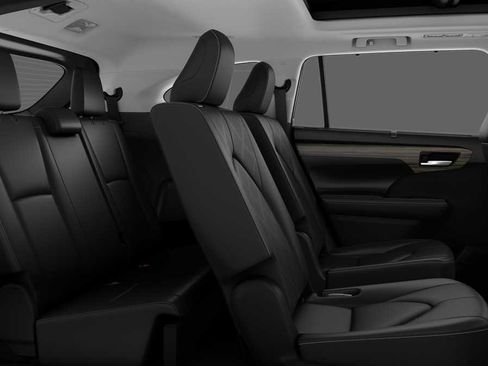 New 2026 Toyota Highlander Platinum image 21