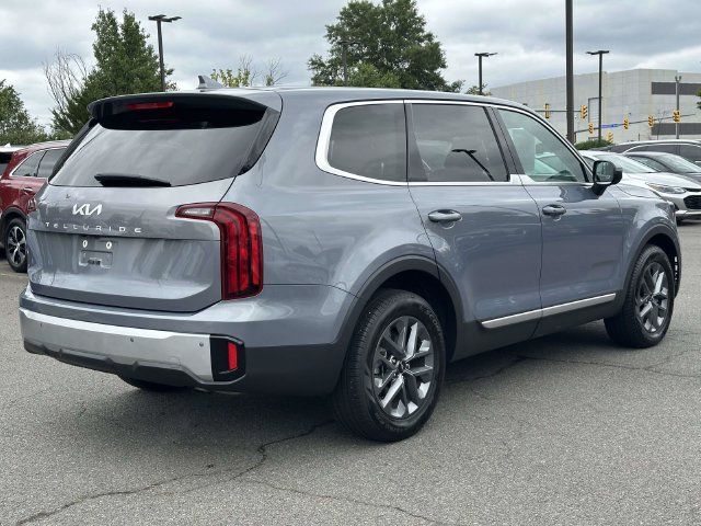 Used 2024 Kia Telluride LX FWD image 2