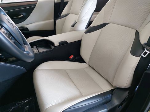Used 2025 Lexus ES 350 w/ Premium Package image 14