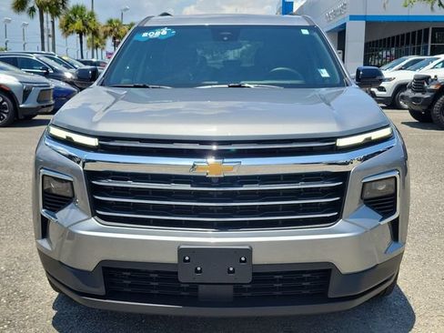 Certified 2026 Chevrolet Traverse LT w/ Sun and Wheel Package FWD image 7