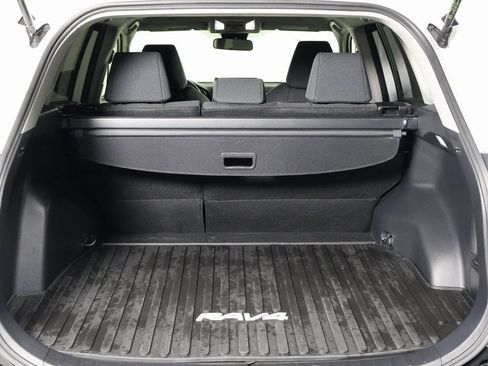Used 2023 Toyota RAV4 LE AWD/4WD image 14