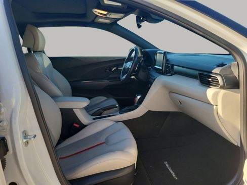 Used 2019 Hyundai Veloster Turbo Ultimate image 10