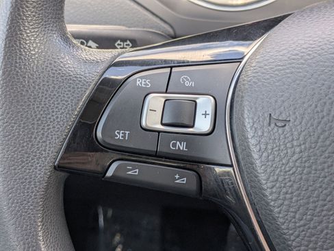 Used 2016 Volkswagen Jetta S image 16