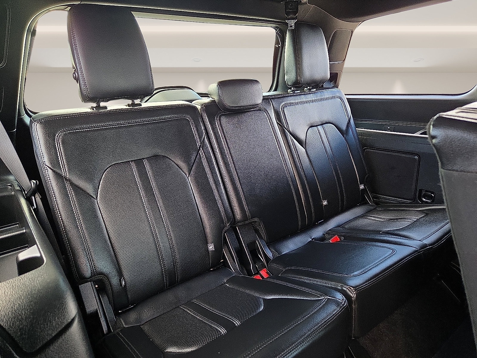 Used 2019 Ford Expedition Limited RWD image 10