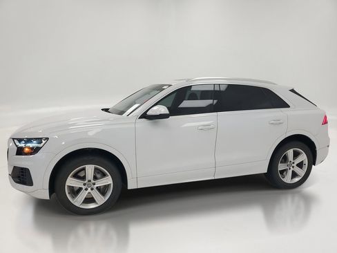 Used 2019 Audi Q8 Premium w/ Convenience Package image 4