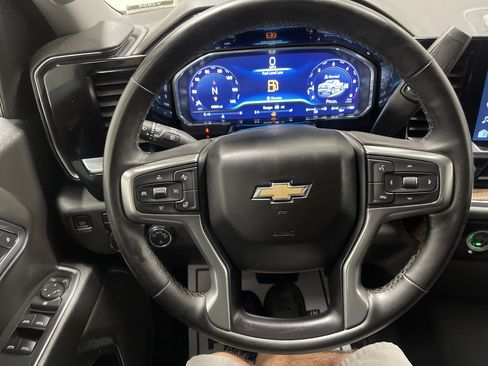 Used 2023 Chevrolet Silverado 1500 LT AWD/4WD image 29