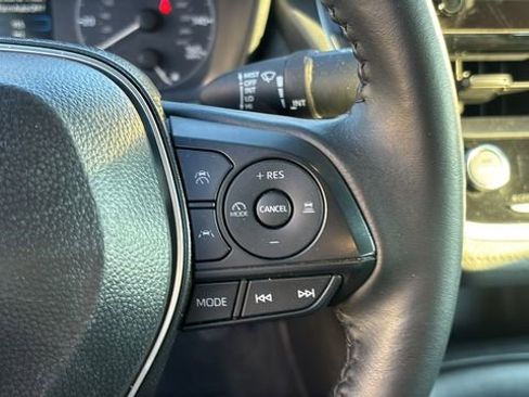 Used 2025 Toyota Corolla SE FWD image 18