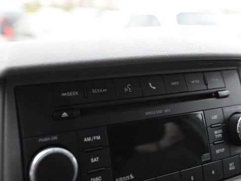 Used 2010 Chrysler Town & Country Touring image 20