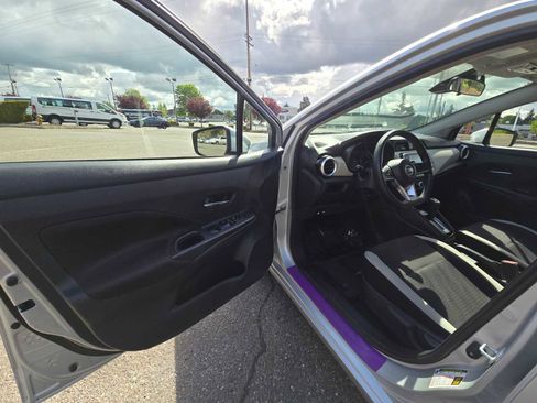 Used 2022 Nissan Versa SV FWD image 20