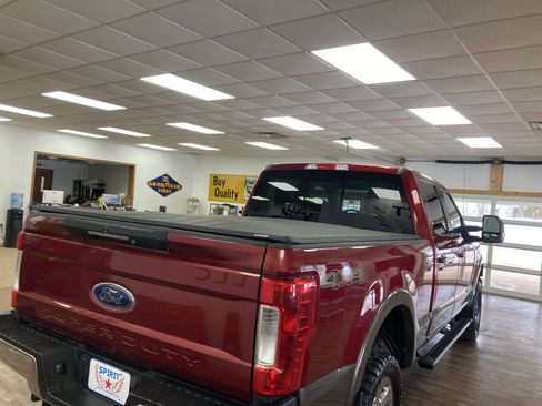 Used 2017 Ford F250 Lariat w/ Lariat Ultimate Package image 6