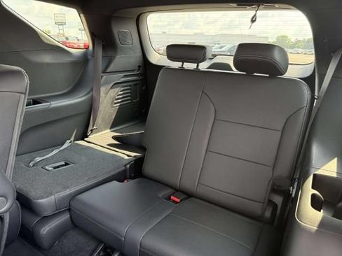 Used 2026 Chevrolet Traverse LT AWD/4WD image 15