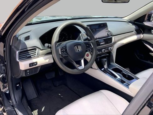 Used 2018 Honda Accord LX image 17