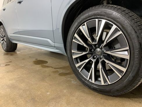 Used 2022 Volvo XC90 T5 Momentum w/ Advanced Package image 6