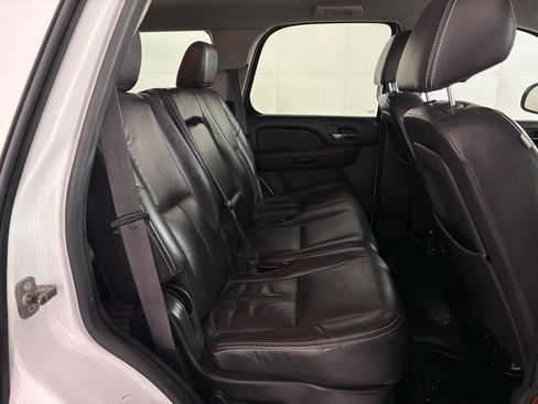 Used 2011 GMC Yukon SLE image 38