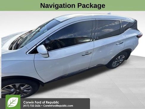 Used 2017 Nissan Murano S w/ Navigation Package image 3